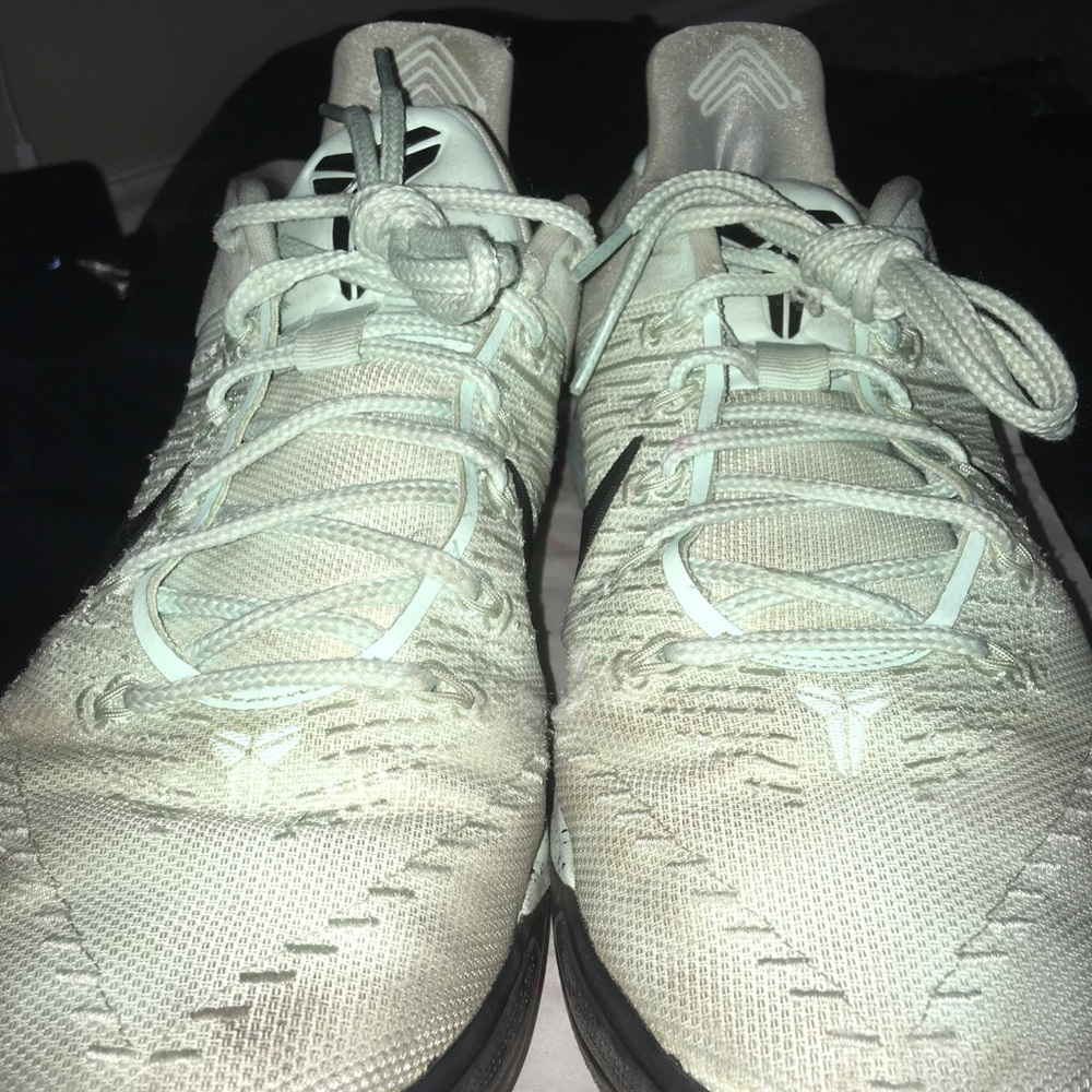 Nike men’s basketball shoes